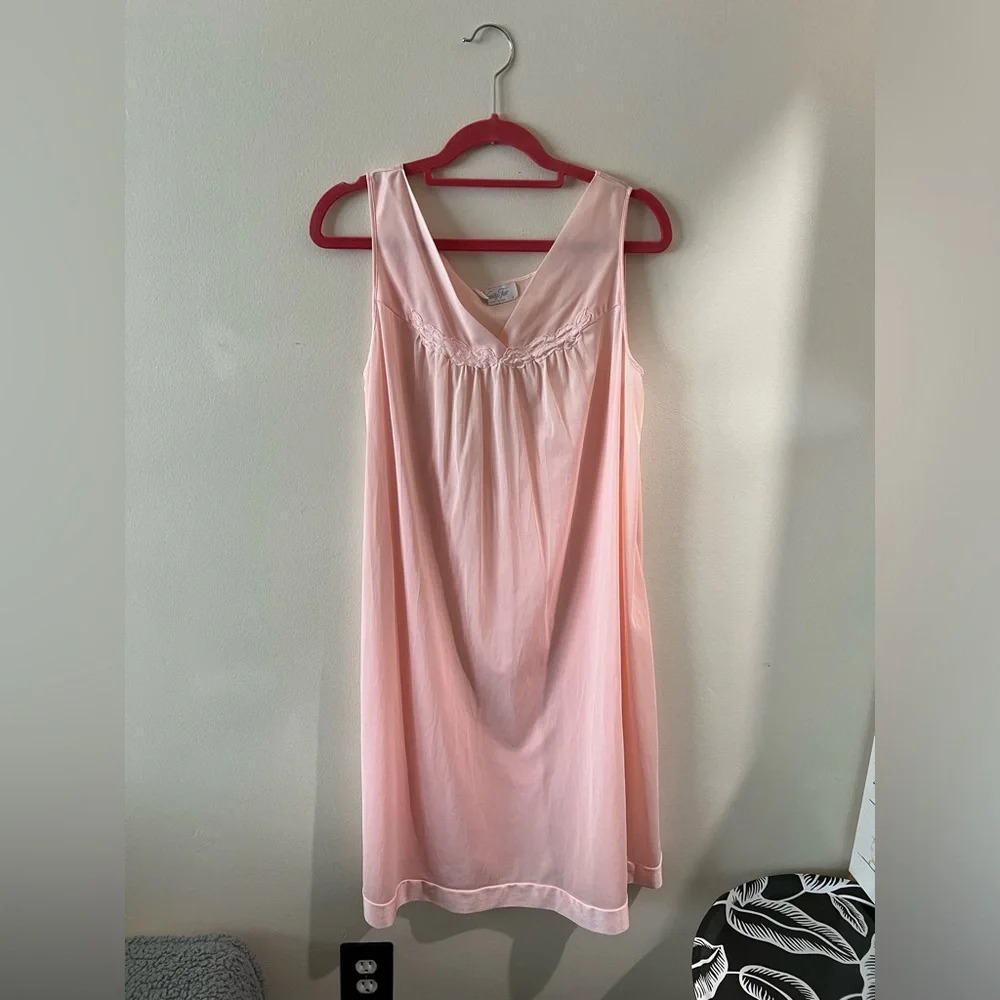 Womens Vintage Pink Embroidered Vanity Fair Nightgown Pajamas Loungewear Sleep L